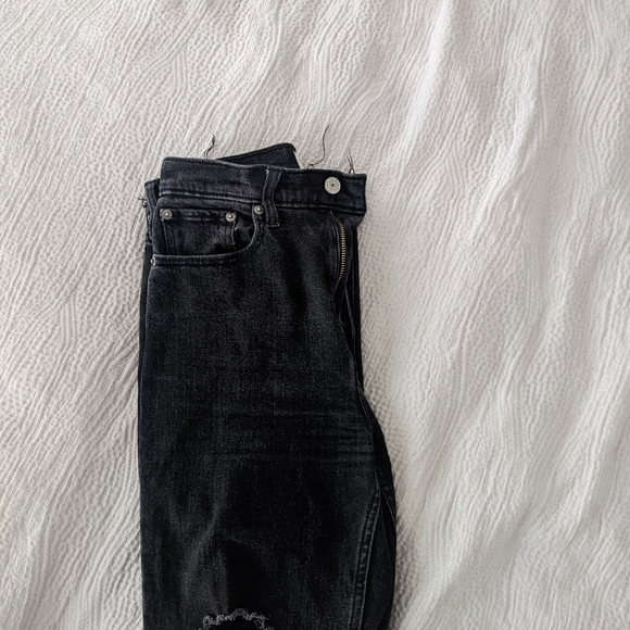 Abercrombie and Fitch Ultra High Rise Ankle Straight Jeans - Picture 4 of 4